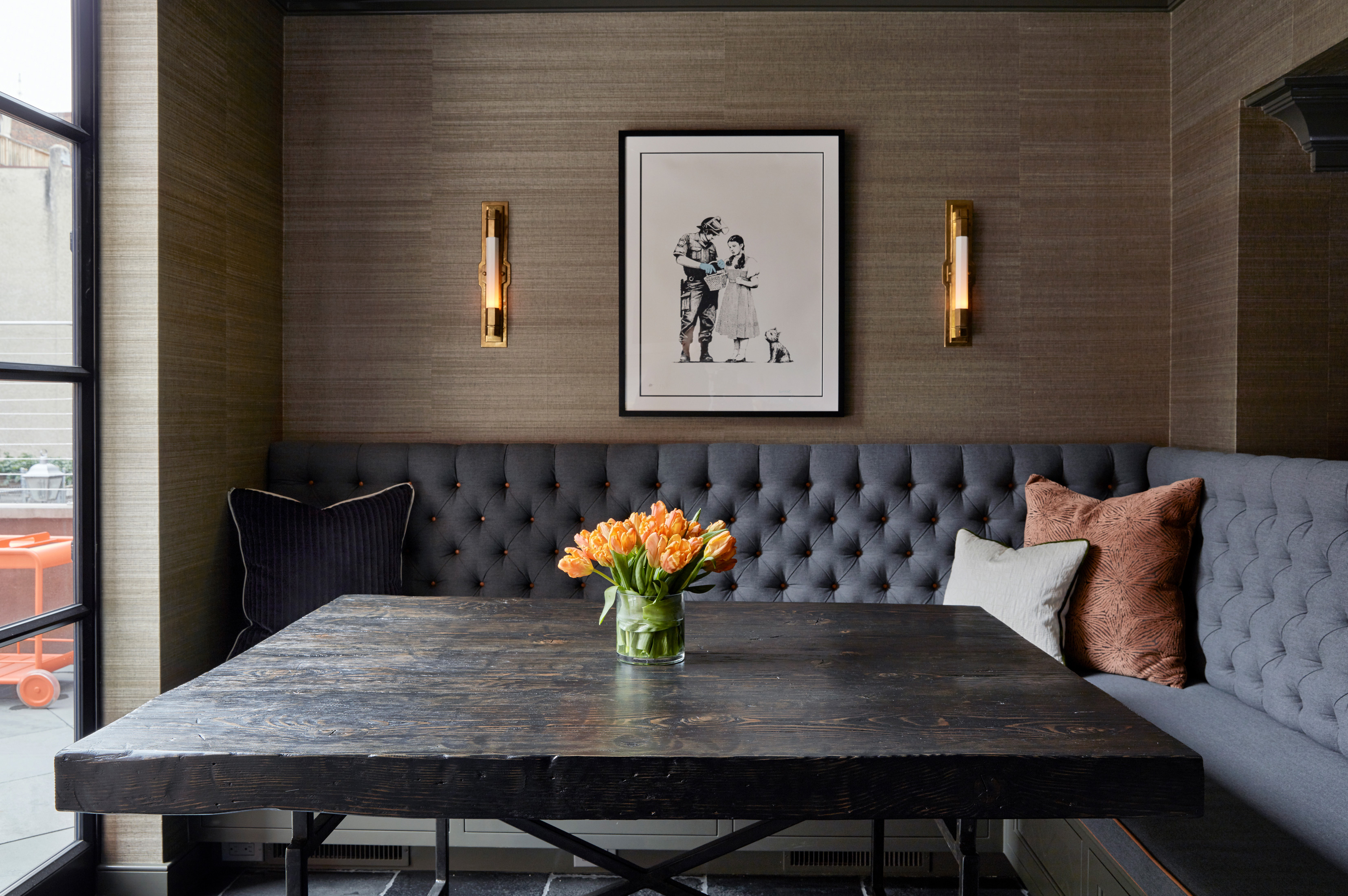 INTERIORS19